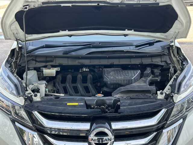 日産 セレナ ハイウェイスターVセレクションⅡ 富山県 2017(平29)年 8.7万km ブリリアントホワイトパール 純正メモリナビ/型式：MM316D-W/【CD/DVD/BT/AUX/フルセグTV】　/純正１６インチアルミホイール　/両側パワースライドドア　/全周囲モニター　/バックカメラ/ビルトインＥＴＣ　/クルーズコントロール　/アイドリングストップ/コーナーセンサー【前後】　/パーキングアシスト　/横滑り防止装置　/盗難防止装置/ダブルエアコン/オートライト/LEDヘッドライト/エマージェンシーブレーキ/USB/アンチロックブレーキシステム/エンジンスタートボタン/3列シート/純正フロアマット/取扱説明書/ナビ取扱説明書