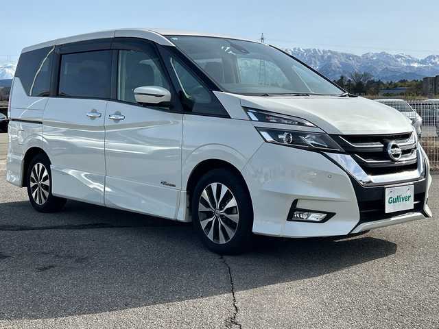 日産 セレナ ハイウェイスターVセレクションⅡ 富山県 2017(平29)年 8.7万km ブリリアントホワイトパール 純正メモリナビ/型式：MM316D-W/【CD/DVD/BT/AUX/フルセグTV】　/純正１６インチアルミホイール　/両側パワースライドドア　/全周囲モニター　/バックカメラ/ビルトインＥＴＣ　/クルーズコントロール　/アイドリングストップ/コーナーセンサー【前後】　/パーキングアシスト　/横滑り防止装置　/盗難防止装置/ダブルエアコン/オートライト/LEDヘッドライト/エマージェンシーブレーキ/USB/アンチロックブレーキシステム/エンジンスタートボタン/3列シート/純正フロアマット/取扱説明書/ナビ取扱説明書
