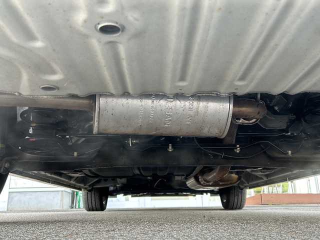 日産 セレナ ハイウェイスターVセレクションⅡ 富山県 2017(平29)年 8.7万km ブリリアントホワイトパール 純正メモリナビ/型式：MM316D-W/【CD/DVD/BT/AUX/フルセグTV】　/純正１６インチアルミホイール　/両側パワースライドドア　/全周囲モニター　/バックカメラ/ビルトインＥＴＣ　/クルーズコントロール　/アイドリングストップ/コーナーセンサー【前後】　/パーキングアシスト　/横滑り防止装置　/盗難防止装置/ダブルエアコン/オートライト/LEDヘッドライト/エマージェンシーブレーキ/USB/アンチロックブレーキシステム/エンジンスタートボタン/3列シート/純正フロアマット/取扱説明書/ナビ取扱説明書