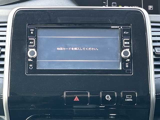 日産 セレナ ハイウェイスターVセレクションⅡ 富山県 2017(平29)年 8.7万km ブリリアントホワイトパール 純正メモリナビ/型式：MM316D-W/【CD/DVD/BT/AUX/フルセグTV】　/純正１６インチアルミホイール　/両側パワースライドドア　/全周囲モニター　/バックカメラ/ビルトインＥＴＣ　/クルーズコントロール　/アイドリングストップ/コーナーセンサー【前後】　/パーキングアシスト　/横滑り防止装置　/盗難防止装置/ダブルエアコン/オートライト/LEDヘッドライト/エマージェンシーブレーキ/USB/アンチロックブレーキシステム/エンジンスタートボタン/3列シート/純正フロアマット/取扱説明書/ナビ取扱説明書