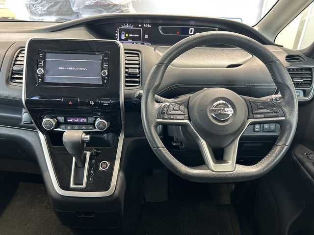 日産 セレナ ハイウェイスターVセレクションⅡ 富山県 2017(平29)年 8.7万km ブリリアントホワイトパール 純正メモリナビ/型式：MM316D-W/【CD/DVD/BT/AUX/フルセグTV】　/純正１６インチアルミホイール　/両側パワースライドドア　/全周囲モニター　/バックカメラ/ビルトインＥＴＣ　/クルーズコントロール　/アイドリングストップ/コーナーセンサー【前後】　/パーキングアシスト　/横滑り防止装置　/盗難防止装置/ダブルエアコン/オートライト/LEDヘッドライト/エマージェンシーブレーキ/USB/アンチロックブレーキシステム/エンジンスタートボタン/3列シート/純正フロアマット/取扱説明書/ナビ取扱説明書