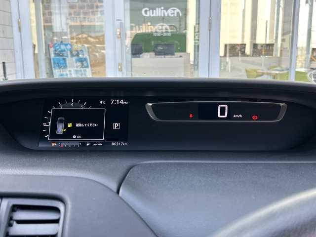 日産 セレナ ハイウェイスターVセレクションⅡ 富山県 2017(平29)年 8.7万km ブリリアントホワイトパール 純正メモリナビ/型式：MM316D-W/【CD/DVD/BT/AUX/フルセグTV】　/純正１６インチアルミホイール　/両側パワースライドドア　/全周囲モニター　/バックカメラ/ビルトインＥＴＣ　/クルーズコントロール　/アイドリングストップ/コーナーセンサー【前後】　/パーキングアシスト　/横滑り防止装置　/盗難防止装置/ダブルエアコン/オートライト/LEDヘッドライト/エマージェンシーブレーキ/USB/アンチロックブレーキシステム/エンジンスタートボタン/3列シート/純正フロアマット/取扱説明書/ナビ取扱説明書