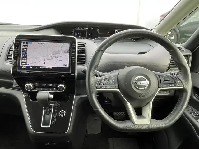 日産 セレナ ハイウェイスター V 香川県 2020(令2)年 5.5万km ブリリアントホワイトパール 登録時走行距離：54813ｋｍ/純正10型SDナビゲーション/→CD/DVD再生/→フルセグTV/アラウンドビューモニター/ブラインドスポットモニター/前方ドライブレコーダー/ETC/クルーズコントロール/コーナーセンサー/USB接続/オートエアコン/後席エアコン/純正アルミホイール/LEDオートライト/フォグランプ/衝突被害軽減システム　/スマートキー