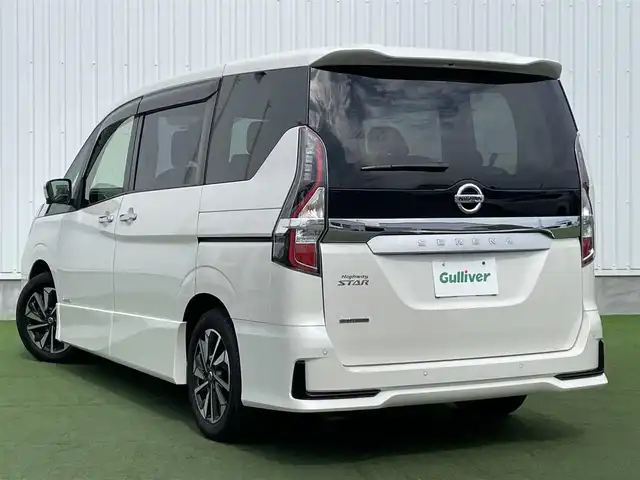 日産 セレナ ハイウェイスター V 香川県 2020(令2)年 5.5万km ブリリアントホワイトパール 登録時走行距離：54813ｋｍ/純正10型SDナビゲーション/→CD/DVD再生/→フルセグTV/アラウンドビューモニター/ブラインドスポットモニター/前方ドライブレコーダー/ETC/クルーズコントロール/コーナーセンサー/USB接続/オートエアコン/後席エアコン/純正アルミホイール/LEDオートライト/フォグランプ/衝突被害軽減システム　/スマートキー