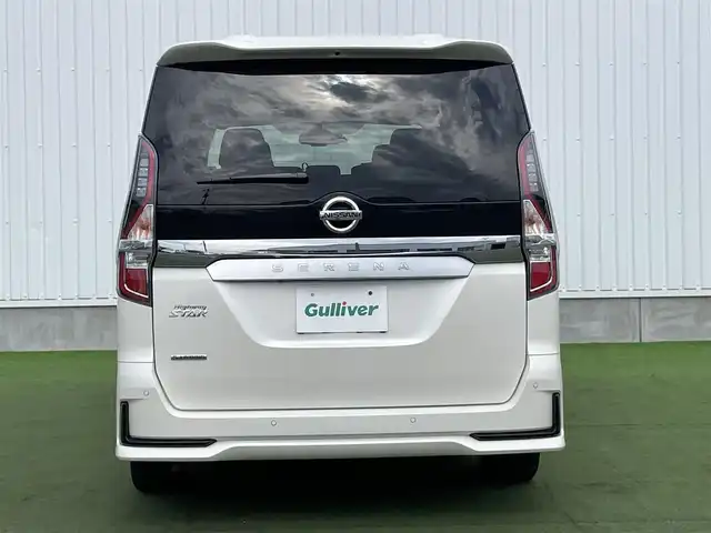 日産 セレナ ハイウェイスター V 香川県 2020(令2)年 5.5万km ブリリアントホワイトパール 登録時走行距離：54813ｋｍ/純正10型SDナビゲーション/→CD/DVD再生/→フルセグTV/アラウンドビューモニター/ブラインドスポットモニター/前方ドライブレコーダー/ETC/クルーズコントロール/コーナーセンサー/USB接続/オートエアコン/後席エアコン/純正アルミホイール/LEDオートライト/フォグランプ/衝突被害軽減システム　/スマートキー