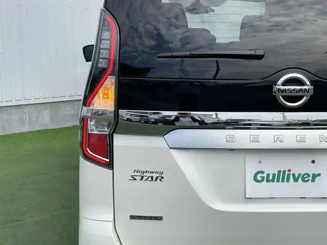 日産 セレナ ハイウェイスター V 香川県 2020(令2)年 5.5万km ブリリアントホワイトパール 登録時走行距離：54813ｋｍ/純正10型SDナビゲーション/→CD/DVD再生/→フルセグTV/アラウンドビューモニター/ブラインドスポットモニター/前方ドライブレコーダー/ETC/クルーズコントロール/コーナーセンサー/USB接続/オートエアコン/後席エアコン/純正アルミホイール/LEDオートライト/フォグランプ/衝突被害軽減システム　/スマートキー