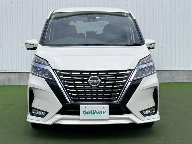 日産 セレナ ハイウェイスター V 香川県 2020(令2)年 5.5万km ブリリアントホワイトパール 登録時走行距離：54813ｋｍ/純正10型SDナビゲーション/→CD/DVD再生/→フルセグTV/アラウンドビューモニター/ブラインドスポットモニター/前方ドライブレコーダー/ETC/クルーズコントロール/コーナーセンサー/USB接続/オートエアコン/後席エアコン/純正アルミホイール/LEDオートライト/フォグランプ/衝突被害軽減システム　/スマートキー