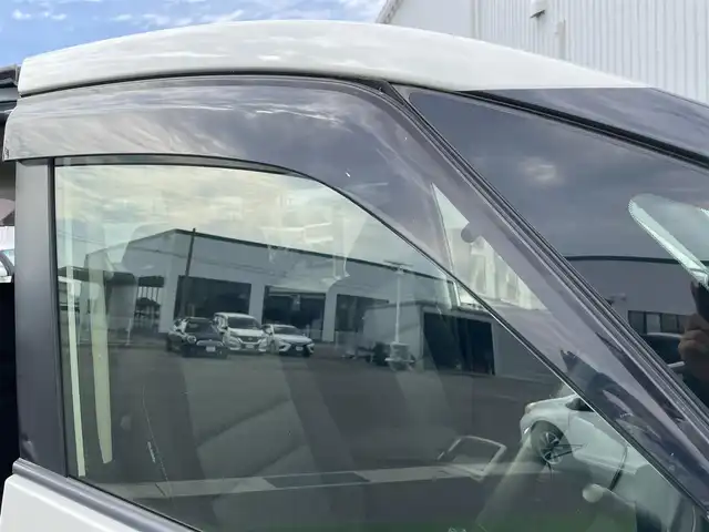 日産 セレナ ハイウェイスター V 香川県 2020(令2)年 5.5万km ブリリアントホワイトパール 登録時走行距離：54813ｋｍ/純正10型SDナビゲーション/→CD/DVD再生/→フルセグTV/アラウンドビューモニター/ブラインドスポットモニター/前方ドライブレコーダー/ETC/クルーズコントロール/コーナーセンサー/USB接続/オートエアコン/後席エアコン/純正アルミホイール/LEDオートライト/フォグランプ/衝突被害軽減システム　/スマートキー