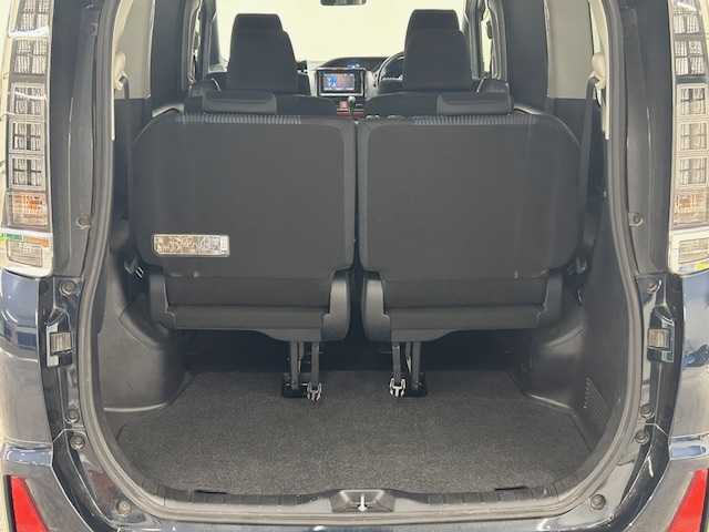 トヨタ ヴォクシー ZS 静岡県 2014(平26)年 10.8万km ブラッキッシュアゲハガラスフレーク (株)IDOMが運営する【じしゃロン浜松店】の自社ローン専用車両になりますこちらは現金またはオートローンご利用時の価格です。自社ローンご希望の方は別途その旨お申付け下さい/純正ナビ（NSZN-W64T）/CD/DVD/AM/FM/Bluetooth/左側パワースライドドア/バックカメラ/ETC/スマートキー