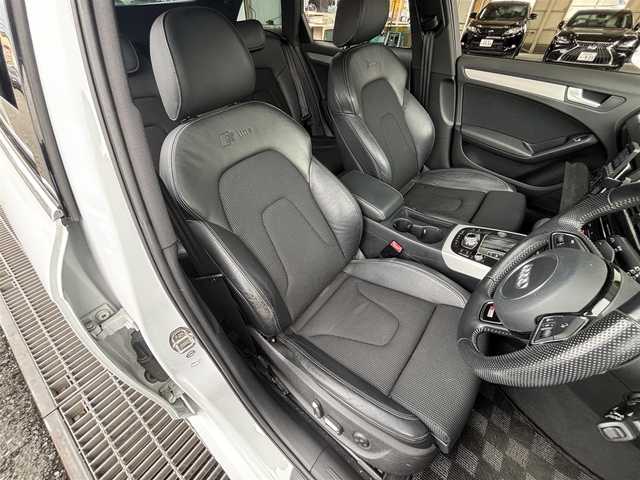 アウディ Ａ４ アバント 2．0 TFSI 東京都 2014(平26)年 8.1万km パール 右ハンドル/CVT（マルチトロニック）/５人乗り/開口部横３本桟フロントバンパー/下部ブラックリアバンパー/４本スポーク革巻きステアリングホイール/マイクロメタリックプラチナムインパネ加飾/クロスシート/スカッフプレート/ナビ/バックカメラ/アダプティブクルーズコントロール/パワーバックドア/パワーシート/シートメモリー/シートヒーター/パーキングソナー/ＥＴＣ/デジタルエアーライドコントロールシステム/車高調