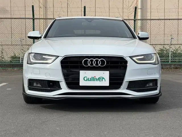 アウディ Ａ４ アバント 2．0 TFSI 東京都 2014(平26)年 8.1万km パール 右ハンドル/CVT（マルチトロニック）/５人乗り/開口部横３本桟フロントバンパー/下部ブラックリアバンパー/４本スポーク革巻きステアリングホイール/マイクロメタリックプラチナムインパネ加飾/クロスシート/スカッフプレート/ナビ/バックカメラ/アダプティブクルーズコントロール/パワーバックドア/パワーシート/シートメモリー/シートヒーター/パーキングソナー/ＥＴＣ/デジタルエアーライドコントロールシステム/車高調