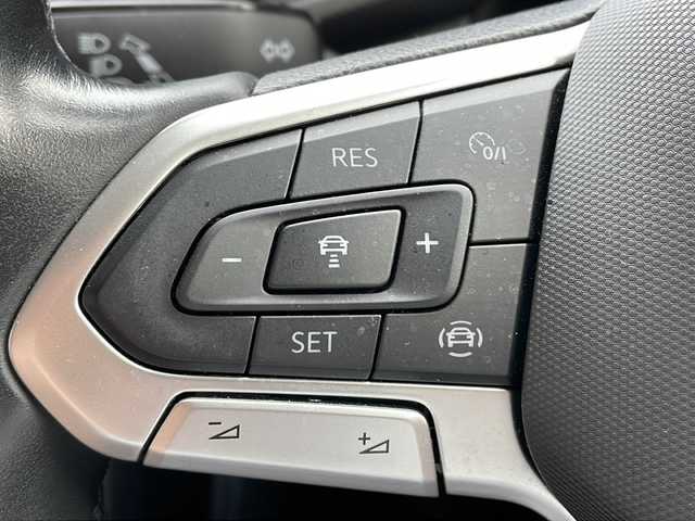フォルクスワーゲン ＶＷ Ｔ－クロス TSI アクティブ 山形県 2021(令3)年 3.7万km ピュアホワイト 純正ナビ/Bluetooth接続/バックカメラ/前後ドライブレコーダー/レーダークルーズコントロール/BSM/パーキングアシスト/パークディスタンスコントロール/アイドリングストップ/LEDヘッドライト/フォグランプ/プッシュスタート/純正16インチアルミ（ノーマルタイヤ装着）/社外16インチアルミ（スタッドレス装着）車載/スペアキー