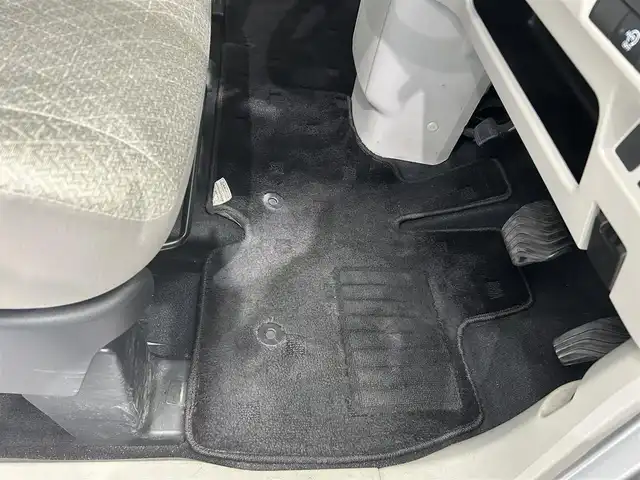 三菱 ｅＫスペース M 鹿児島県 2020(令2)年 5.9万km スターリングシルバーM 社外ナビ　/Ｂｌｕｅｔｏｏｔｈ　/バックカメラ　/両側スライド　/前席シートヒーター　/フルセグＴＶ　/前後コーナーセンサー　/社外フロアマット　/電格ミラー　/ヘッドライトレベライザー　/リモコンキー　/ＵＳＢ入力端子/ステアリングリモコン/アイドリングストップ/DVD再生/カーテンエアバッグ