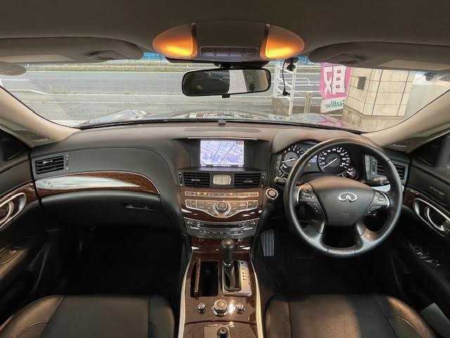 日産 フーガ 370GT FOUR 埼玉県 2015(平27)年 11.1万km スーパーブラック メーカーナビ/【CD/DVD/フルセグ/Bluetooth】/本革シート/アラウンドビューカメラ/ETC/レーダークルーズコントロール/前後コーナーセンサー/前席パワーシート/シートエアコン/衝突軽減ブレーキ
