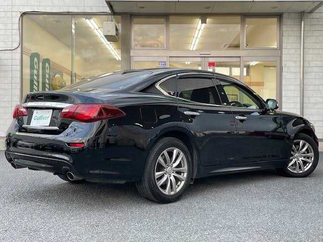 日産 フーガ 370GT FOUR 埼玉県 2015(平27)年 11.1万km スーパーブラック メーカーナビ/【CD/DVD/フルセグ/Bluetooth】/本革シート/アラウンドビューカメラ/ETC/レーダークルーズコントロール/前後コーナーセンサー/前席パワーシート/シートエアコン/衝突軽減ブレーキ