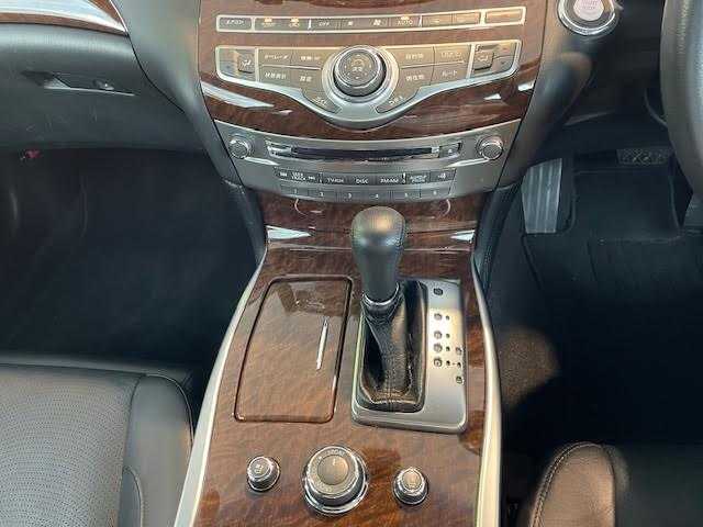 日産 フーガ 370GT FOUR 埼玉県 2015(平27)年 11.1万km スーパーブラック メーカーナビ/【CD/DVD/フルセグ/Bluetooth】/本革シート/アラウンドビューカメラ/ETC/レーダークルーズコントロール/前後コーナーセンサー/前席パワーシート/シートエアコン/衝突軽減ブレーキ