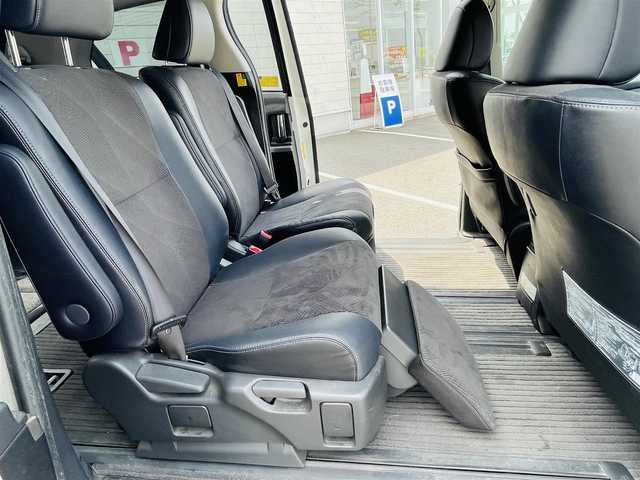 トヨタ エスティマ アエラス プレミアムエディション 岡山県 2013(平25)年 11.5万km ホワイトパールクリスタルシャイン (株)IDOMが運営する【じしゃロン岡山店】の自社ローン専用車両になります。こちらは現金またはオートローンご利用時の価格です。自社ローンご希望の方は別途その旨お申付け下さい/・準正メーカーナビゲーション/・バックカメラ/・両側電動スライドドア/・クルコン/・ＥＴＣ