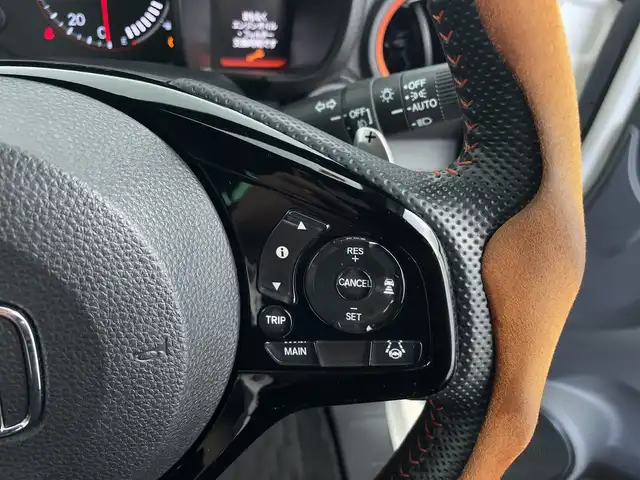 ホンダ Ｎ ＯＮＥ RS 鹿児島県 2023(令5)年 2.2万km パールⅡ 純正9インチナビ　/バックカメラ　/フルセグＴＶ　/Ｂｌｕｅｔｏｏｔｈ　/ＵＳＢ　/レーンキープ　/シートヒーター　/オートブレーキホールド　/クルーズコントロール　/パーキングアシスト/横滑り防止装置/オートライト/パドルシフト　/ＬＥＤヘッドライト/ETC/ダッシュカバー