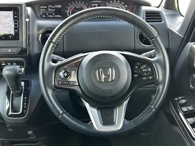 ホンダ Ｎ ＢＯＸ カスタム G L ターボ ホンダセンシング 埼玉県 2020(令2)年 1.3万km プラチナホワイトパール メモリナビ/フルセグテレビ/バックカメラ/クルーズコントロール/ドアバイザー/プッシュスタート/両側パワースライドドア/ETC/保証書/取扱説明書/ナビ取扱説明書/ハーフレザーシート/前後ドラレコ/フォグランプ