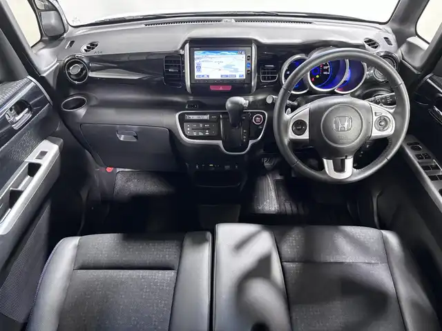ホンダ Ｎ ＢＯＸ カスタムGターボSSブラッククタイル 大阪府 2017(平29)年 2.3万km プレミアムホワイトパールⅡ 純正ナビTV バックカメラ 両側パワースライドドア ハーフレザー シートヒーター クルーズコントロール 衝突軽減ブレーキ スマートキー プッシュスタート オートライト アイドリングストップ ETC