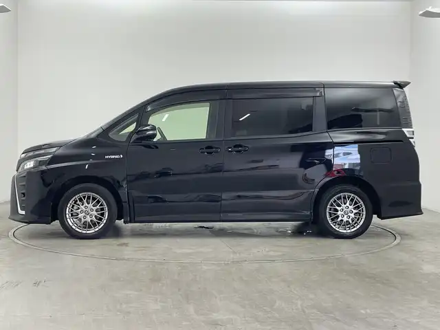 トヨタ ヴォクシー ハイブリッド ZS 煌 群馬県 2018(平30)年 4.4万km ブラック 社外９型ナビ　フルセグＴＶ　バックカメラ　両側電動スライドドア　衝突被害軽減ブレーキ　レーンアシスト　クルーズコントロール　シートヒーター　ビルトインＥＴＣ　ＬＥＤヘッドライト　スマートキー