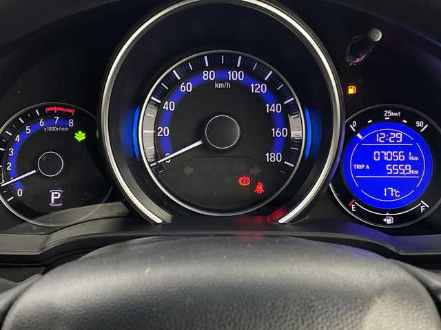 ホンダ フィット 13G Fパッケージ 新潟県 2015(平27)年 7.1万km ブリリアントスポーティブルーメタリック2トーン 4WD/スマートキー/メモリナビ　型式MDV-L402/CD/DVD/SD/ワンセグ/バックカメラ/バイザー/フロアマット/スタッドレスタイヤ4本セット/取扱説明書