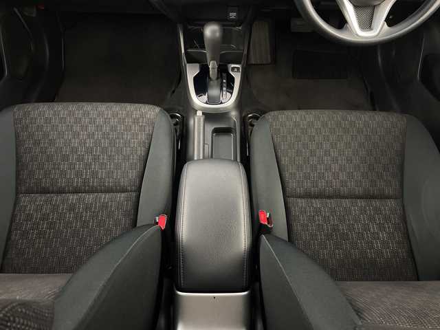 ホンダ フィット 13G Fパッケージ 新潟県 2015(平27)年 7.1万km ブリリアントスポーティブルーメタリック2トーン 4WD/スマートキー/メモリナビ　型式MDV-L402/CD/DVD/SD/ワンセグ/バックカメラ/バイザー/フロアマット/スタッドレスタイヤ4本セット/取扱説明書