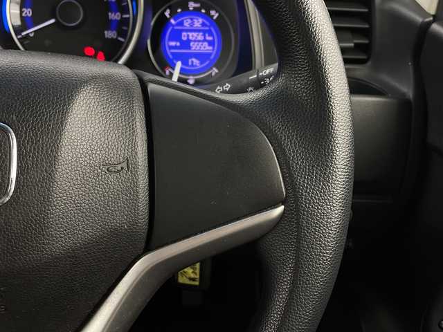 ホンダ フィット 13G Fパッケージ 新潟県 2015(平27)年 7.1万km ブリリアントスポーティブルーメタリック2トーン 4WD/スマートキー/メモリナビ　型式MDV-L402/CD/DVD/SD/ワンセグ/バックカメラ/バイザー/フロアマット/スタッドレスタイヤ4本セット/取扱説明書