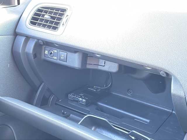 フォルクスワーゲン ポロ TSIハイライン 長野県 2013(平25)年 7.5万km 黒 禁煙車/７インチ社外ナビ/Bluetooth Audio/ワンセグテレビ/リアビューモニター/バックカメラ/ＥＴＣ/リモコンキー/革巻きステアリング/電動格納ドアミラー/ウィンカーミラー/ドアミラーヒーター/純正ホイール/トノカバー/ヘッドライト レベライザー/ISOFIX対応/横滑り防止機能/盗難防止機能/登録時走行距離 74965km