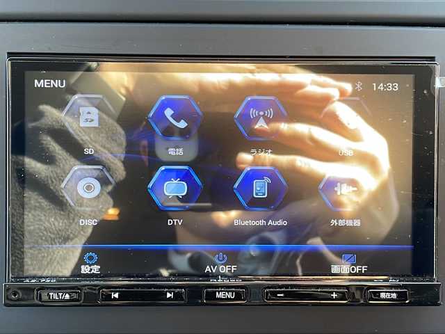 フォルクスワーゲン ポロ TSIハイライン 長野県 2013(平25)年 7.5万km 黒 禁煙車/７インチ社外ナビ/Bluetooth Audio/ワンセグテレビ/リアビューモニター/バックカメラ/ＥＴＣ/リモコンキー/革巻きステアリング/電動格納ドアミラー/ウィンカーミラー/ドアミラーヒーター/純正ホイール/トノカバー/ヘッドライト レベライザー/ISOFIX対応/横滑り防止機能/盗難防止機能/登録時走行距離 74965km