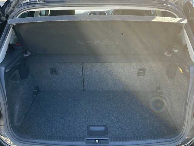 フォルクスワーゲン ポロ TSIハイライン 長野県 2013(平25)年 7.5万km 黒 禁煙車/７インチ社外ナビ/Bluetooth Audio/ワンセグテレビ/リアビューモニター/バックカメラ/ＥＴＣ/リモコンキー/革巻きステアリング/電動格納ドアミラー/ウィンカーミラー/ドアミラーヒーター/純正ホイール/トノカバー/ヘッドライト レベライザー/ISOFIX対応/横滑り防止機能/盗難防止機能/登録時走行距離 74965km