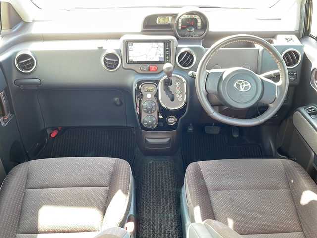 トヨタ スペイド G 長野県 2015(平27)年 1.5万km ブラックマイカ 禁煙車/４ＷＤ/社外ナビ【CN-R300WD】/（ＣＤ／ＤＶＤ／フルセグＴＶ）/バックカメラ/片側パワースライドドア/シートヒーター/革巻きステアリング/リモコンキー/電動格納ミラー/センターデフロック/純正１５インチＡＷ/純正フロアマット