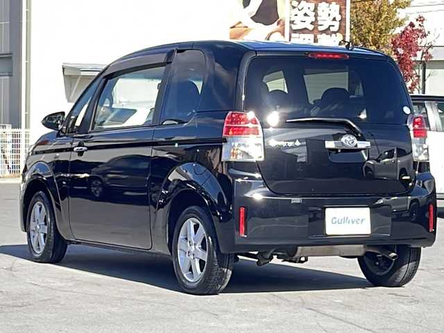 トヨタ スペイド G 長野県 2015(平27)年 1.5万km ブラックマイカ 禁煙車/４ＷＤ/社外ナビ【CN-R300WD】/（ＣＤ／ＤＶＤ／フルセグＴＶ）/バックカメラ/片側パワースライドドア/シートヒーター/革巻きステアリング/リモコンキー/電動格納ミラー/センターデフロック/純正１５インチＡＷ/純正フロアマット