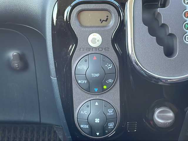 トヨタ スペイド G 長野県 2015(平27)年 1.5万km ブラックマイカ 禁煙車/４ＷＤ/社外ナビ【CN-R300WD】/（ＣＤ／ＤＶＤ／フルセグＴＶ）/バックカメラ/片側パワースライドドア/シートヒーター/革巻きステアリング/リモコンキー/電動格納ミラー/センターデフロック/純正１５インチＡＷ/純正フロアマット