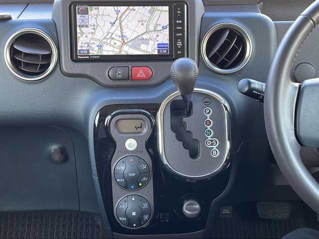 トヨタ スペイド G 長野県 2015(平27)年 1.5万km ブラックマイカ 禁煙車/４ＷＤ/社外ナビ【CN-R300WD】/（ＣＤ／ＤＶＤ／フルセグＴＶ）/バックカメラ/片側パワースライドドア/シートヒーター/革巻きステアリング/リモコンキー/電動格納ミラー/センターデフロック/純正１５インチＡＷ/純正フロアマット