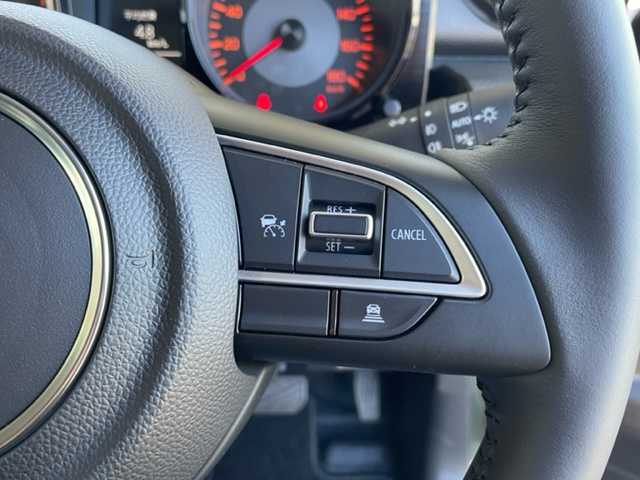 スズキ ジムニー ノマド FC 青森県 2025(令7)年 0.1千km ＤグリーンＭ ワンオーナー/令和7年10月登録/登録時総走行距離33キロ/クルーズコントロール、追従走行あり/アイドリングストップ/D/N席シートヒーター/パーキングアシスト/背面タイヤ/衝突被害軽減システム/コーナーセンサー/横滑り防止装置/レーンアシスト/純正LEDヘッドライト/フォグランプ/スペアキー/取扱説明書/保証書