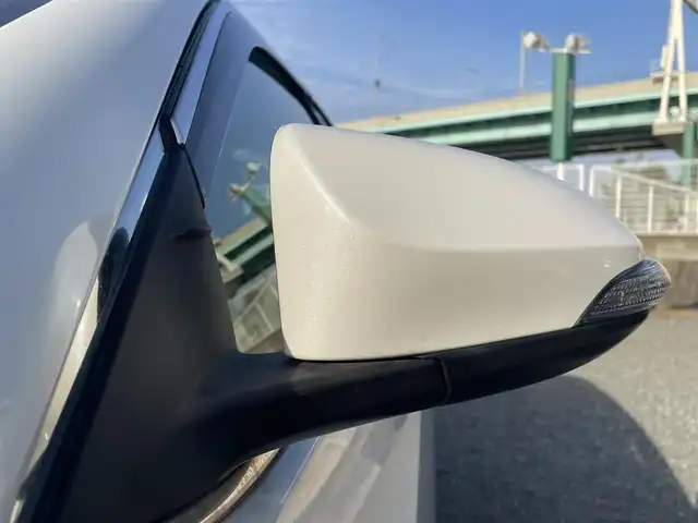 トヨタ カムリ ハイブリット Gパッケージ 福岡県 2016(平28)年 9.3万km ホワイトパールクリスタルシャイン 純正8型SDナビ(フルセグTV/CD/DVD/BT)/バックカメラ/衝突軽減/横滑り防止/ドラレコ/ETC/純正フロアマット/純正LED/純正アルミホイール/プッシュスタート/スマートキー