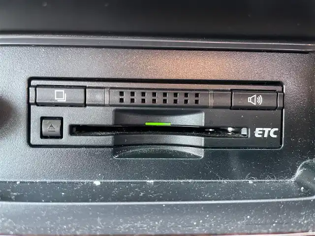 トヨタ カムリ ハイブリット Gパッケージ 福岡県 2016(平28)年 9.3万km ホワイトパールクリスタルシャイン 純正8型SDナビ(フルセグTV/CD/DVD/BT)/バックカメラ/衝突軽減/横滑り防止/ドラレコ/ETC/純正フロアマット/純正LED/純正アルミホイール/プッシュスタート/スマートキー