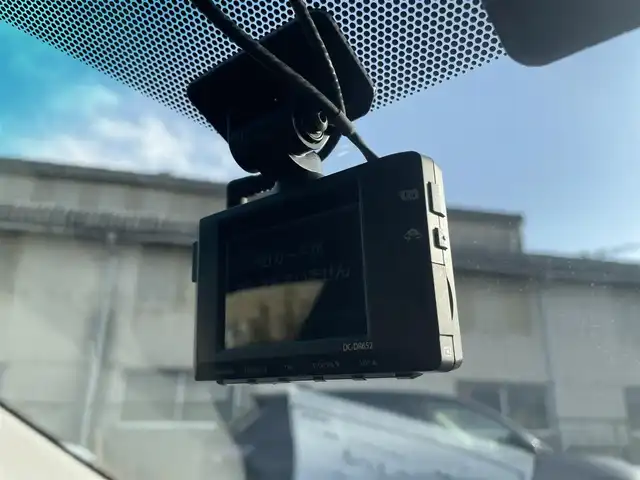 トヨタ カムリ ハイブリット Gパッケージ 福岡県 2016(平28)年 9.3万km ホワイトパールクリスタルシャイン 純正8型SDナビ(フルセグTV/CD/DVD/BT)/バックカメラ/衝突軽減/横滑り防止/ドラレコ/ETC/純正フロアマット/純正LED/純正アルミホイール/プッシュスタート/スマートキー