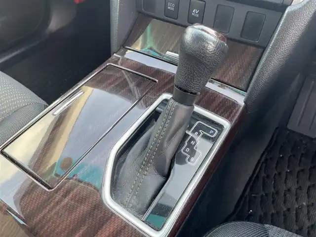 トヨタ カムリ ハイブリット Gパッケージ 福岡県 2016(平28)年 9.3万km ホワイトパールクリスタルシャイン 純正8型SDナビ(フルセグTV/CD/DVD/BT)/バックカメラ/衝突軽減/横滑り防止/ドラレコ/ETC/純正フロアマット/純正LED/純正アルミホイール/プッシュスタート/スマートキー