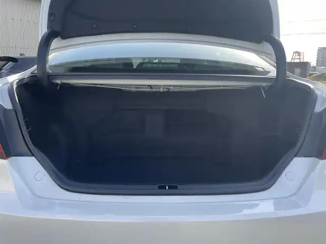 トヨタ カムリ ハイブリット Gパッケージ 福岡県 2016(平28)年 9.3万km ホワイトパールクリスタルシャイン 純正8型SDナビ(フルセグTV/CD/DVD/BT)/バックカメラ/衝突軽減/横滑り防止/ドラレコ/ETC/純正フロアマット/純正LED/純正アルミホイール/プッシュスタート/スマートキー