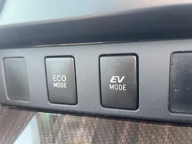 トヨタ カムリ ハイブリット Gパッケージ 福岡県 2016(平28)年 9.3万km ホワイトパールクリスタルシャイン 純正8型SDナビ(フルセグTV/CD/DVD/BT)/バックカメラ/衝突軽減/横滑り防止/ドラレコ/ETC/純正フロアマット/純正LED/純正アルミホイール/プッシュスタート/スマートキー