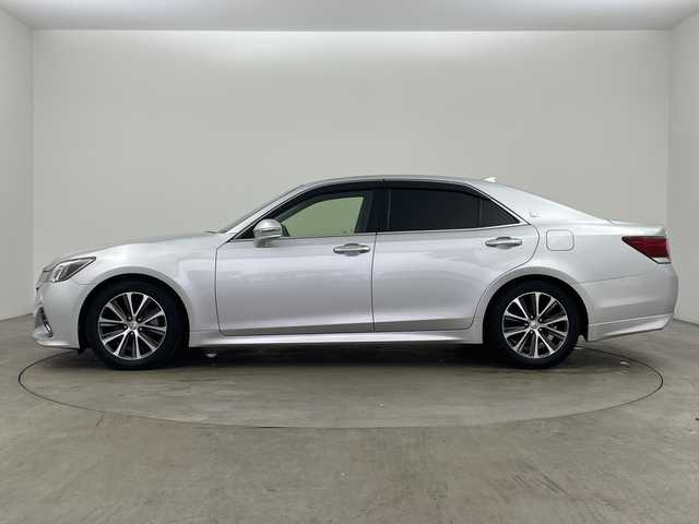 トヨタ クラウン アスリート S-T 兵庫県 2016(平28)年 5.3万km シルバーM ・純正ナビ/CD/BT/AUX/TV/USB/・左右独立エアコン/・アイドリングストップ/・横滑り防止装置/・プリクラッシュセーフティ/・レーンディパーチャーアラート/・レーダークルーズコントロール/・ビルトインETC/・バックカメラ/・コーナーセンサー/・オートマチックハイビーム/・オートライト/・LEDヘッドライト/・純正アルミホイール