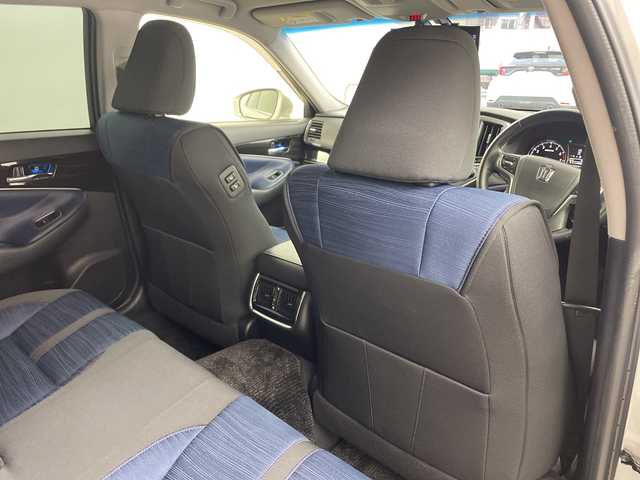 トヨタ クラウン アスリート S-T 兵庫県 2016(平28)年 5.3万km シルバーM ・純正ナビ/CD/BT/AUX/TV/USB/・左右独立エアコン/・アイドリングストップ/・横滑り防止装置/・プリクラッシュセーフティ/・レーンディパーチャーアラート/・レーダークルーズコントロール/・ビルトインETC/・バックカメラ/・コーナーセンサー/・オートマチックハイビーム/・オートライト/・LEDヘッドライト/・純正アルミホイール