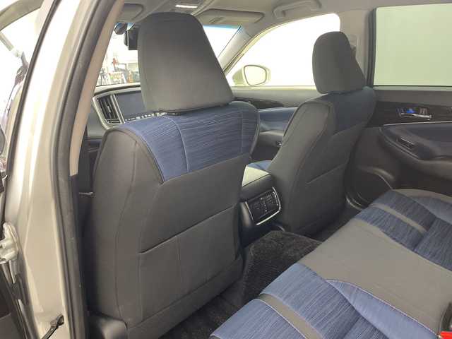 トヨタ クラウン アスリート S-T 兵庫県 2016(平28)年 5.3万km シルバーM ・純正ナビ/CD/BT/AUX/TV/USB/・左右独立エアコン/・アイドリングストップ/・横滑り防止装置/・プリクラッシュセーフティ/・レーンディパーチャーアラート/・レーダークルーズコントロール/・ビルトインETC/・バックカメラ/・コーナーセンサー/・オートマチックハイビーム/・オートライト/・LEDヘッドライト/・純正アルミホイール