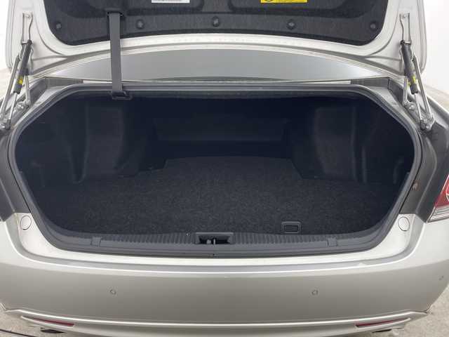 トヨタ クラウン アスリート S-T 兵庫県 2016(平28)年 5.3万km シルバーM ・純正ナビ/CD/BT/AUX/TV/USB/・左右独立エアコン/・アイドリングストップ/・横滑り防止装置/・プリクラッシュセーフティ/・レーンディパーチャーアラート/・レーダークルーズコントロール/・ビルトインETC/・バックカメラ/・コーナーセンサー/・オートマチックハイビーム/・オートライト/・LEDヘッドライト/・純正アルミホイール