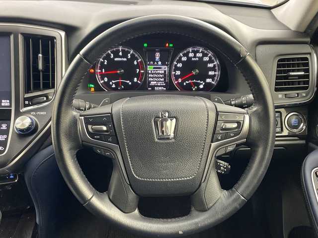 トヨタ クラウン アスリート S-T 兵庫県 2016(平28)年 5.3万km シルバーM ・純正ナビ/CD/BT/AUX/TV/USB/・左右独立エアコン/・アイドリングストップ/・横滑り防止装置/・プリクラッシュセーフティ/・レーンディパーチャーアラート/・レーダークルーズコントロール/・ビルトインETC/・バックカメラ/・コーナーセンサー/・オートマチックハイビーム/・オートライト/・LEDヘッドライト/・純正アルミホイール