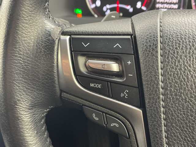 トヨタ クラウン アスリート S-T 兵庫県 2016(平28)年 5.3万km シルバーM ・純正ナビ/CD/BT/AUX/TV/USB/・左右独立エアコン/・アイドリングストップ/・横滑り防止装置/・プリクラッシュセーフティ/・レーンディパーチャーアラート/・レーダークルーズコントロール/・ビルトインETC/・バックカメラ/・コーナーセンサー/・オートマチックハイビーム/・オートライト/・LEDヘッドライト/・純正アルミホイール