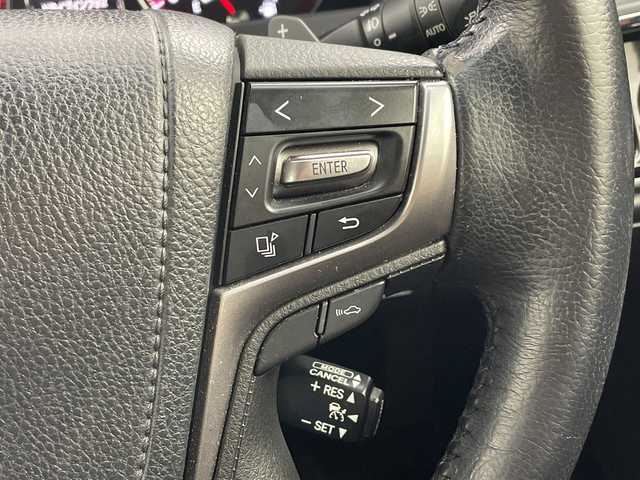 トヨタ クラウン アスリート S-T 兵庫県 2016(平28)年 5.3万km シルバーM ・純正ナビ/CD/BT/AUX/TV/USB/・左右独立エアコン/・アイドリングストップ/・横滑り防止装置/・プリクラッシュセーフティ/・レーンディパーチャーアラート/・レーダークルーズコントロール/・ビルトインETC/・バックカメラ/・コーナーセンサー/・オートマチックハイビーム/・オートライト/・LEDヘッドライト/・純正アルミホイール