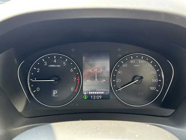 ホンダ ヴェゼル G 岩手県 2023(令5)年 2.1万km プラチナホワイトパール ・4WD/・寒冷地仕様/・社外ナビ（VXM-235ci）/・CD/AM/FM/SD/USB/Bluetooth/・バックカメラ/・プッシュスタート/・スマートキー/・ホンダセンシング/・アイドリングストップ/・ダウンヒルアシストコントロール/・電子制御パーキングブレーキ/・クルーズコントロール（追従有）/・シートヒーター（D＋N）/・LEDヘットライト/・ライトレベライザ/・純正AW16インチ/・純正フロアマット/・ドアバイザー/・スタットレスタイヤAWセット車載/・保証書/・取扱説明書